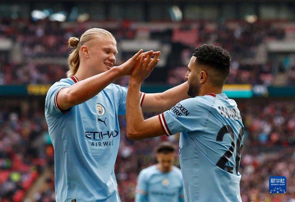 篮球勇士球员三分纪录被打破，全场致敬