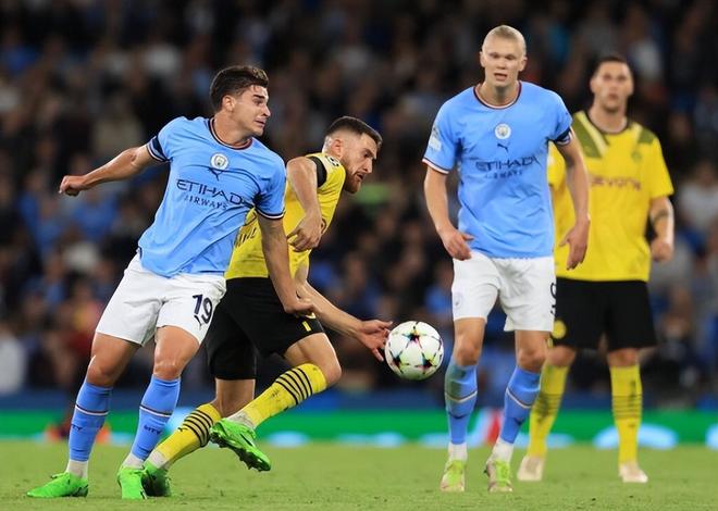 娄一晨谈斯卢茨基：他对自己的战术有近乎痴迷的坚持