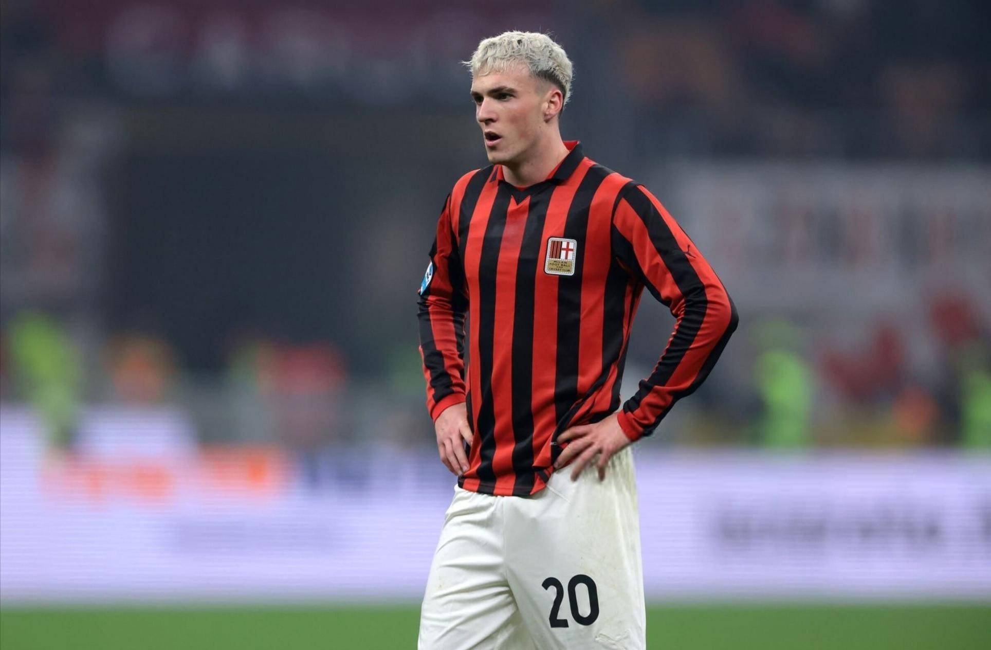 ESPN：曼联冬窗难有大手笔，中场引援可能只有施蒂勒可行