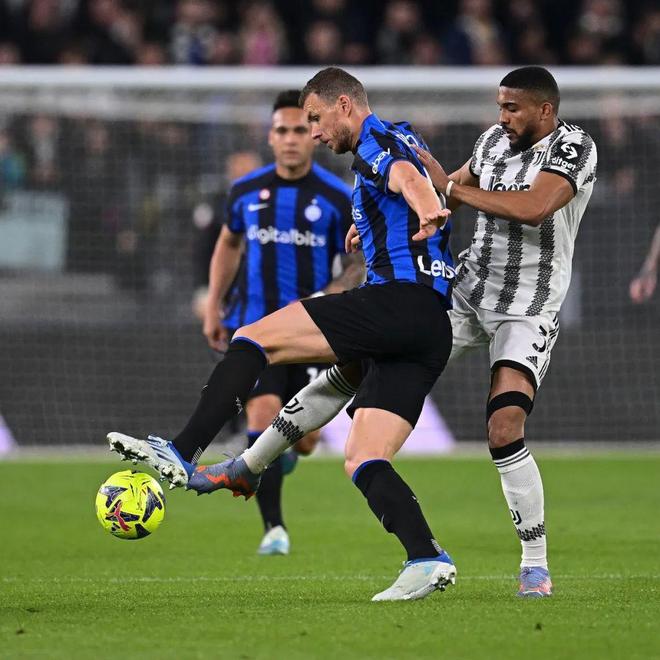 林加德参加综艺展示自己在首尔的生活，住豪华公寓+喜欢护肤